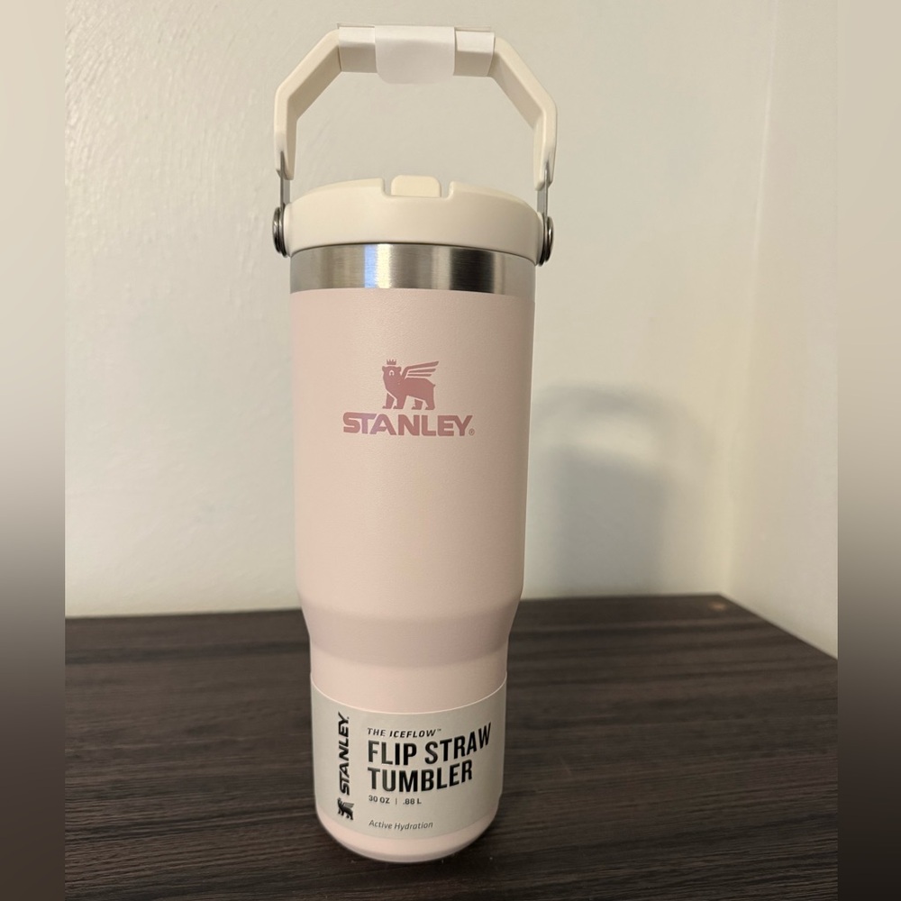 Stanley - The Ice Flow flip straw tumbler